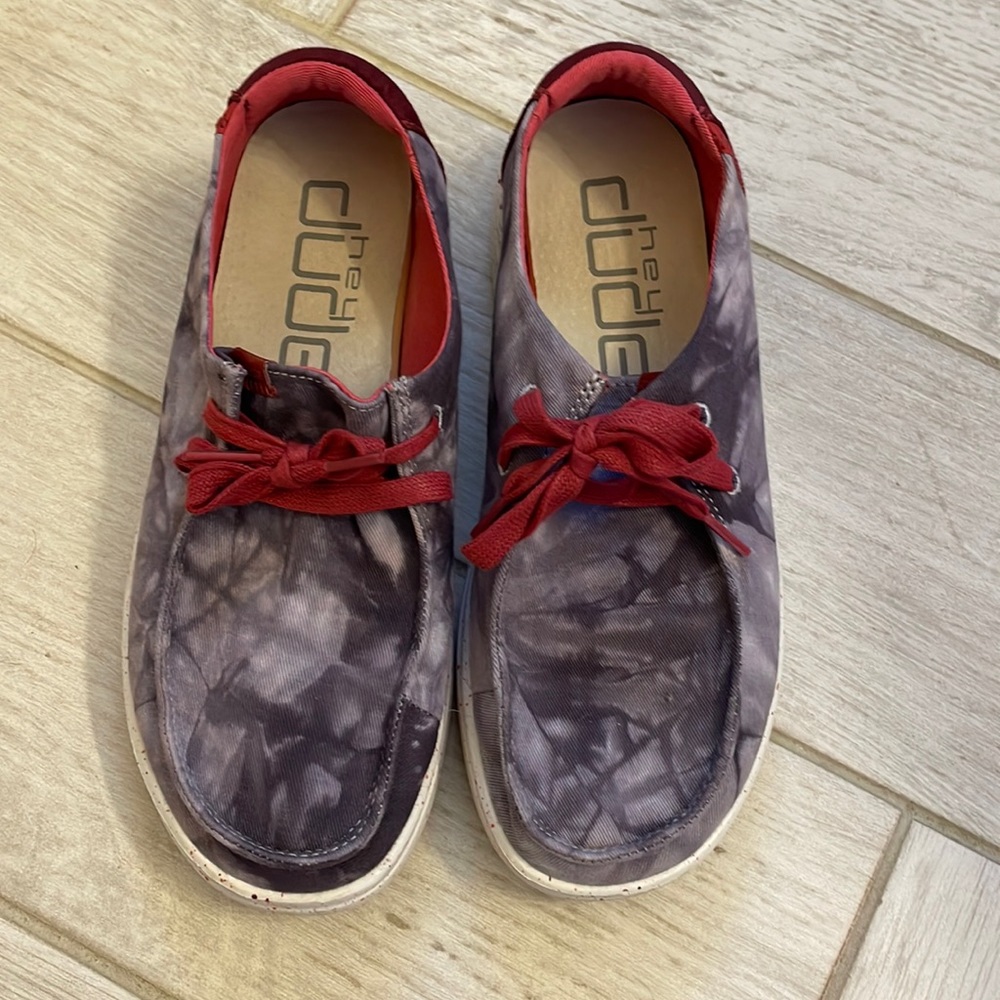 Women’s hey dude shoes size 6